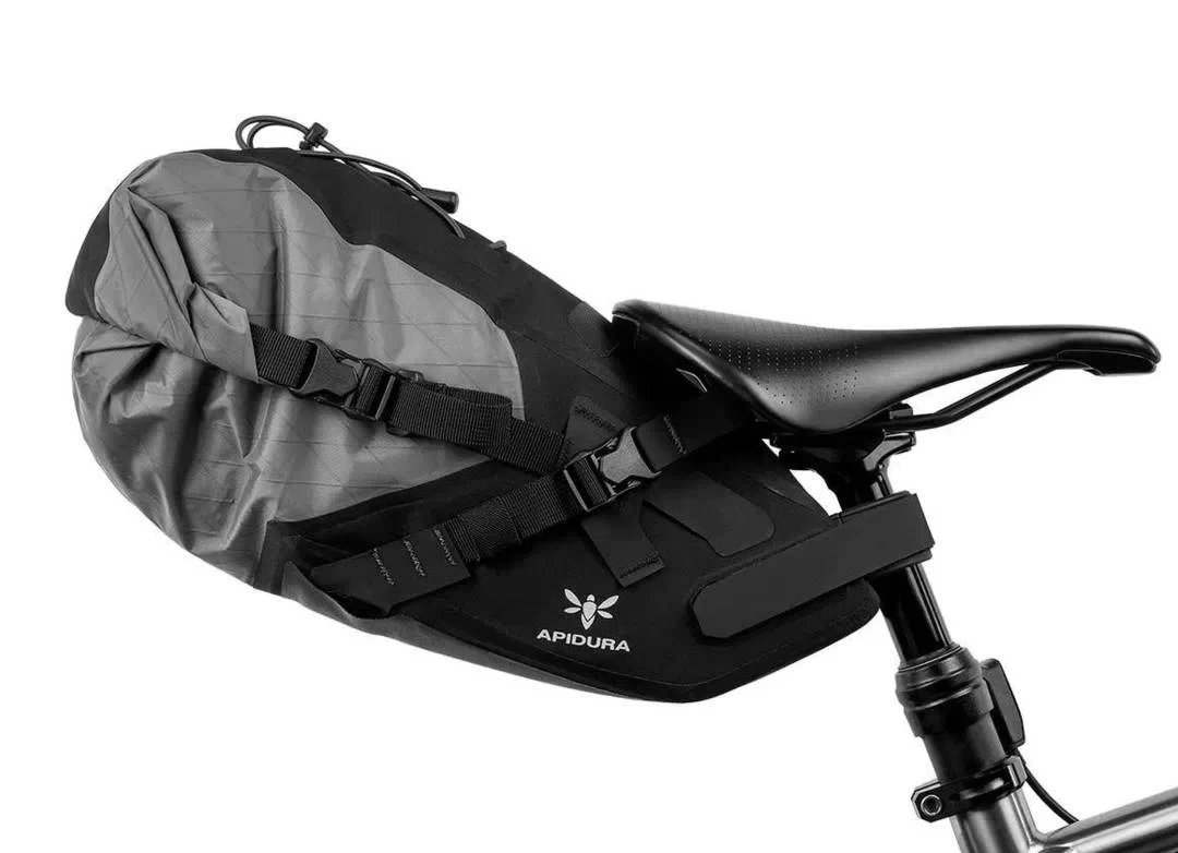 APIDURA Backcountry Saddle Pack 6L - Carbon Black - Image 3