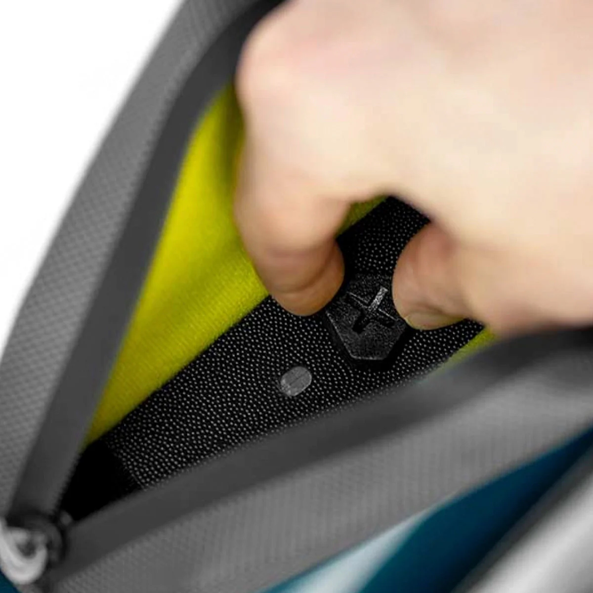 APIDURA Expedition Bolt On Top Tube Pack 1L - Grey - Image 3