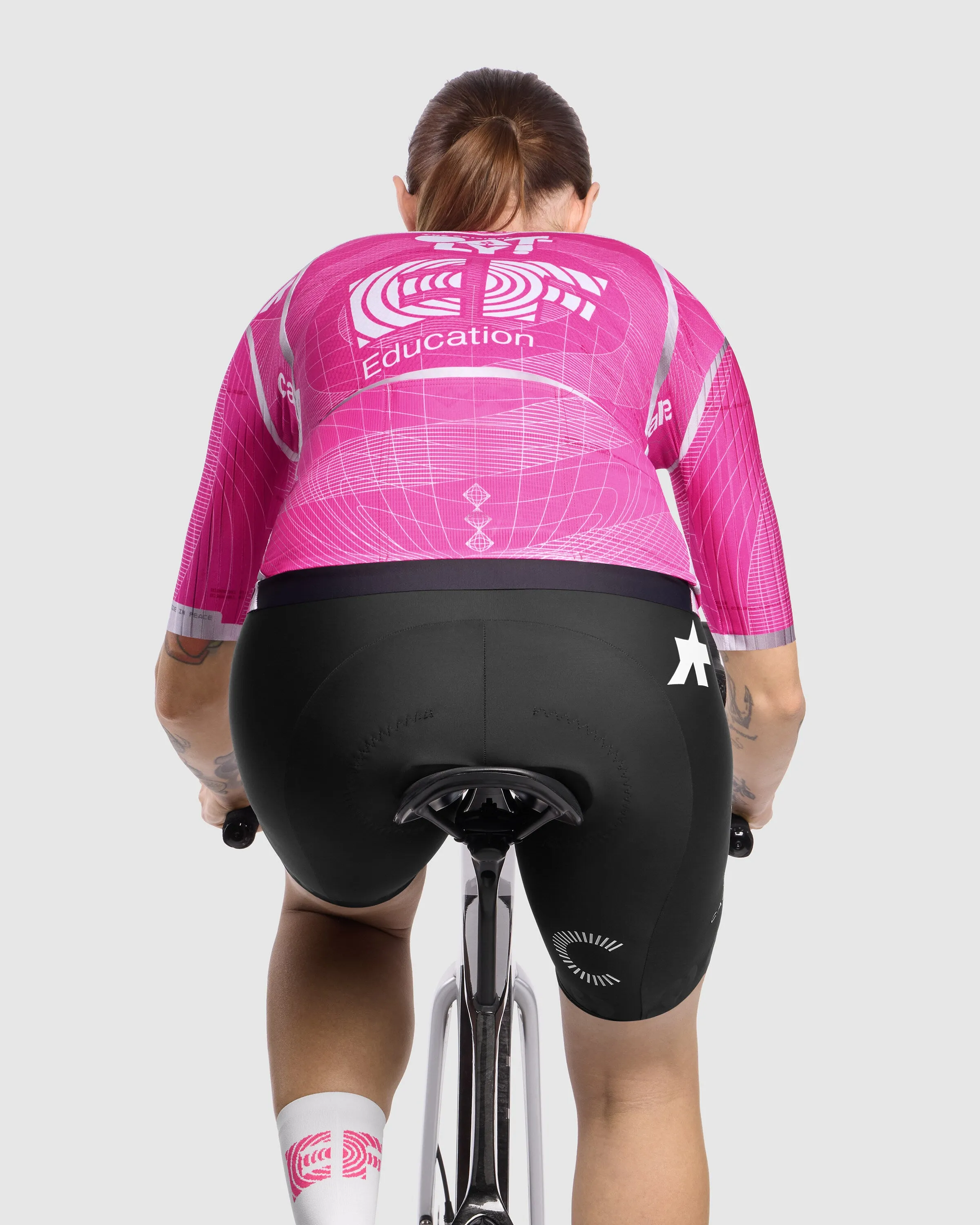 ASSOS DYORA RS Jersey S11 EF - Pink - Image 6