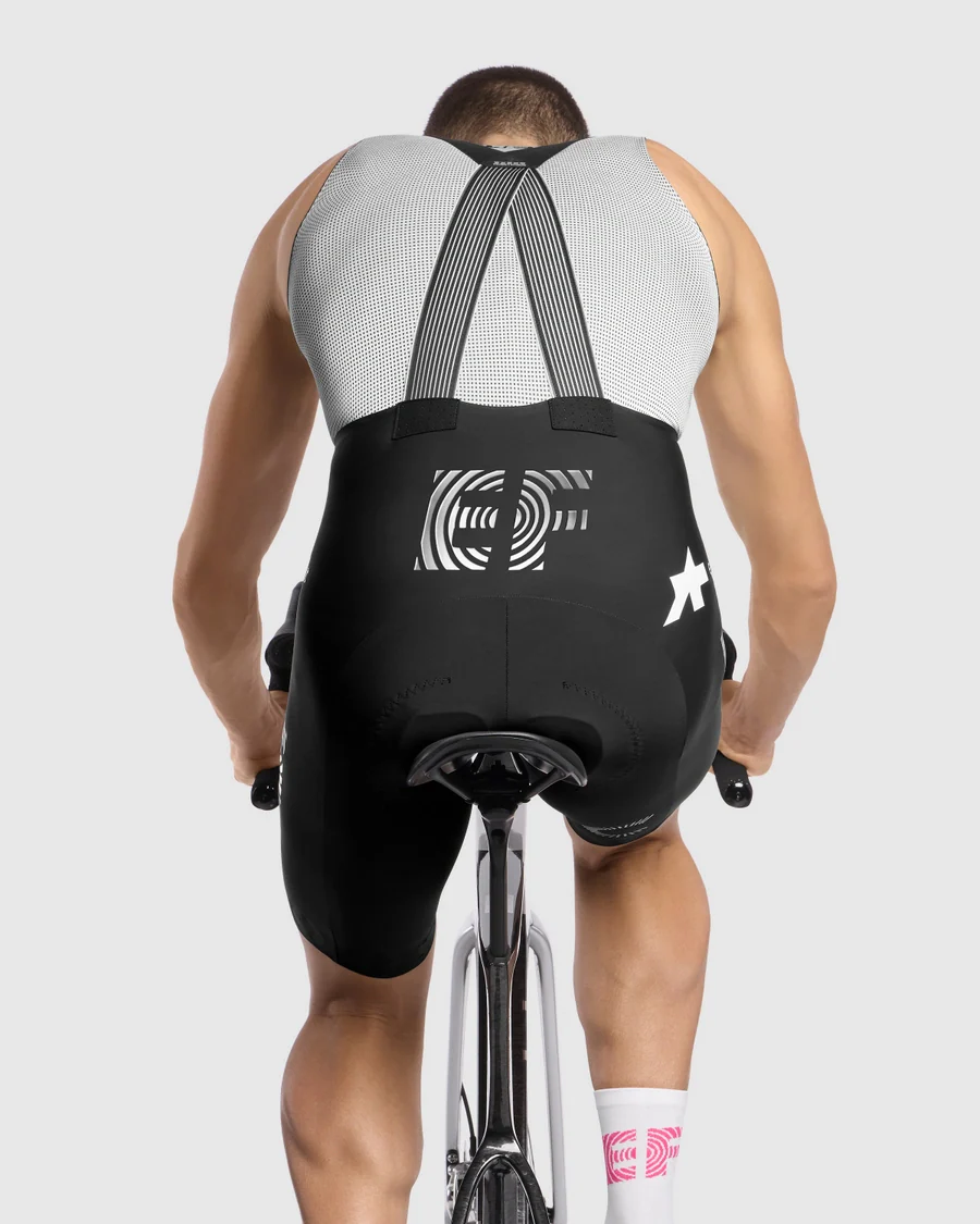 ASSOS Equipe R Bib Shorts S11 EF - Black Series - Image 7