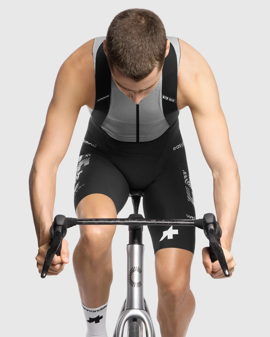 ASSOS Equipe R Bib Shorts S11 EF - Black Series - Image 8