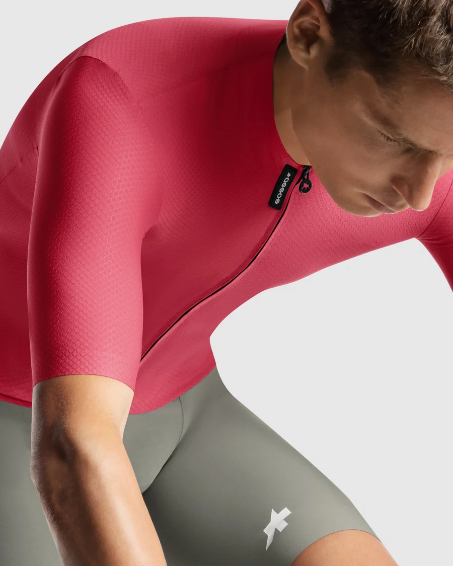 ASSOS Equipe R Jersey S11 - Deadly Berry - Image 8