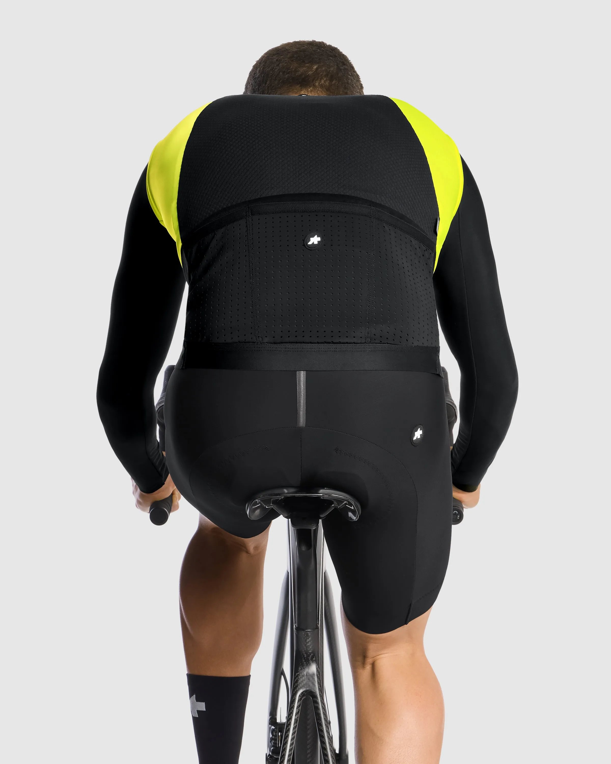 ASSOS EQUIPE R Spring Fall Gilet S11 - Yellow - Image 6