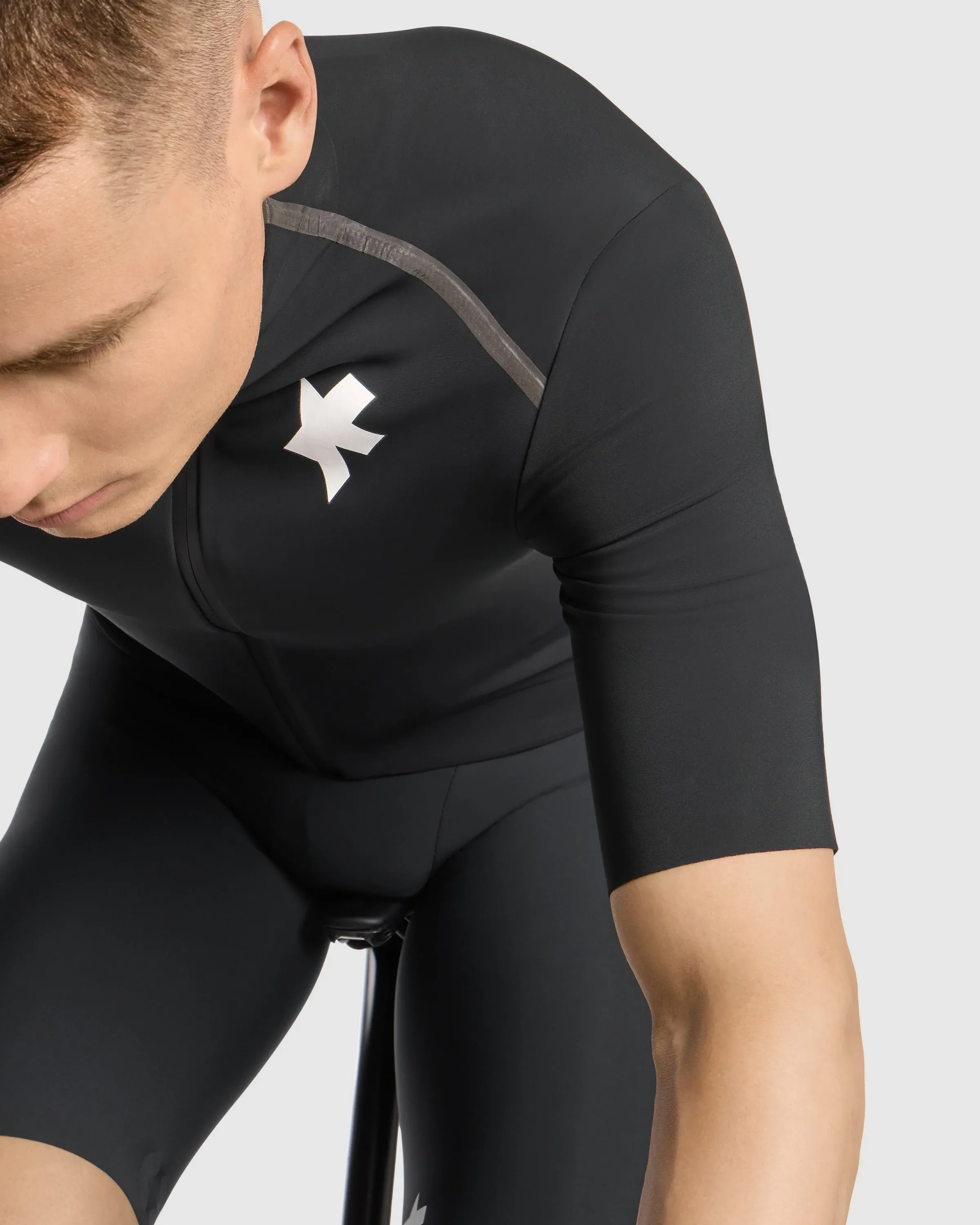 ASSOS EQUIPE R Thermo Rain Jersey S11 - Black - Image 8