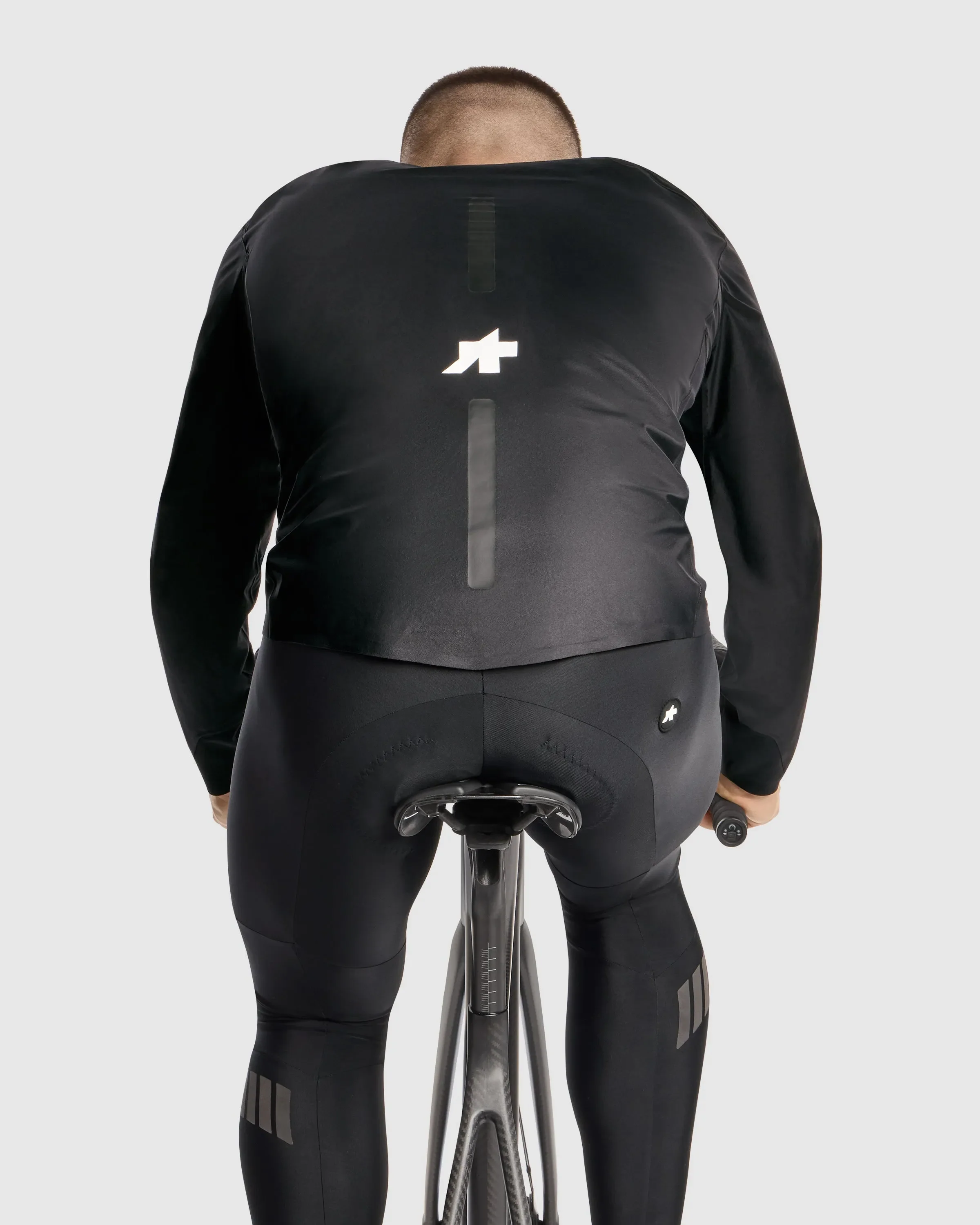 ASSOS EQUIPE RS Schlosshund Rain Jacket S11 - Black - Image 6