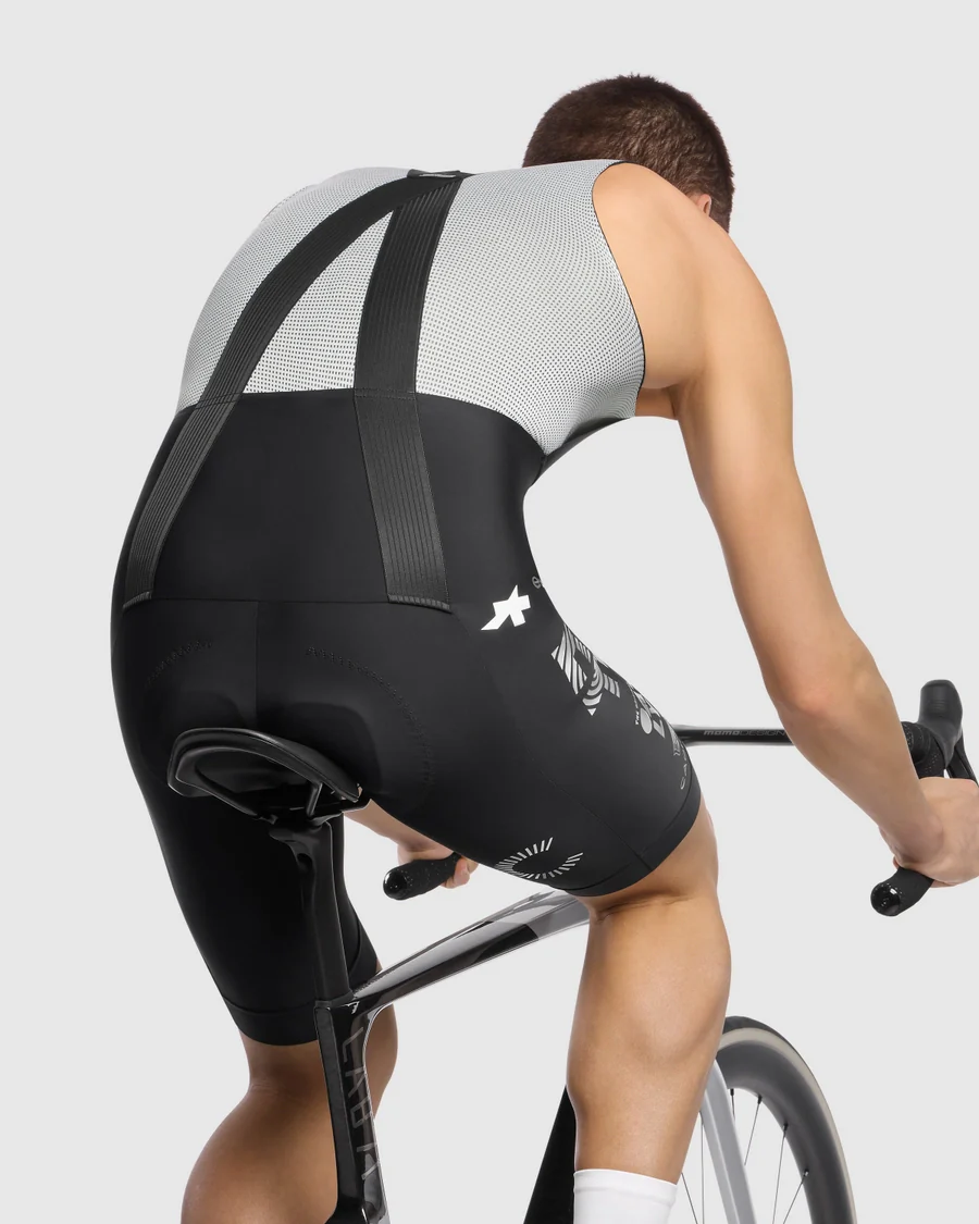 ASSOS Mille GT Bibshorts S11 EF - Black Series - Image 7