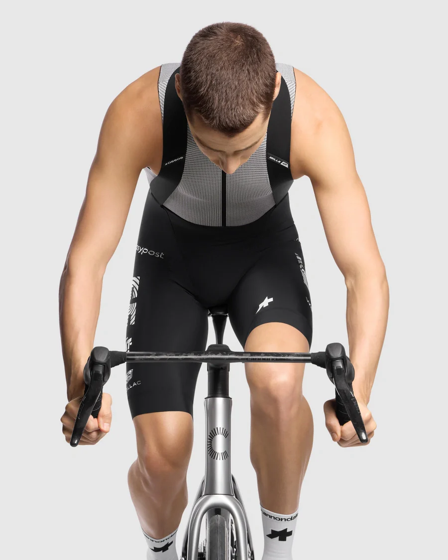 ASSOS Mille GT Bibshorts S11 EF - Black Series - Image 9