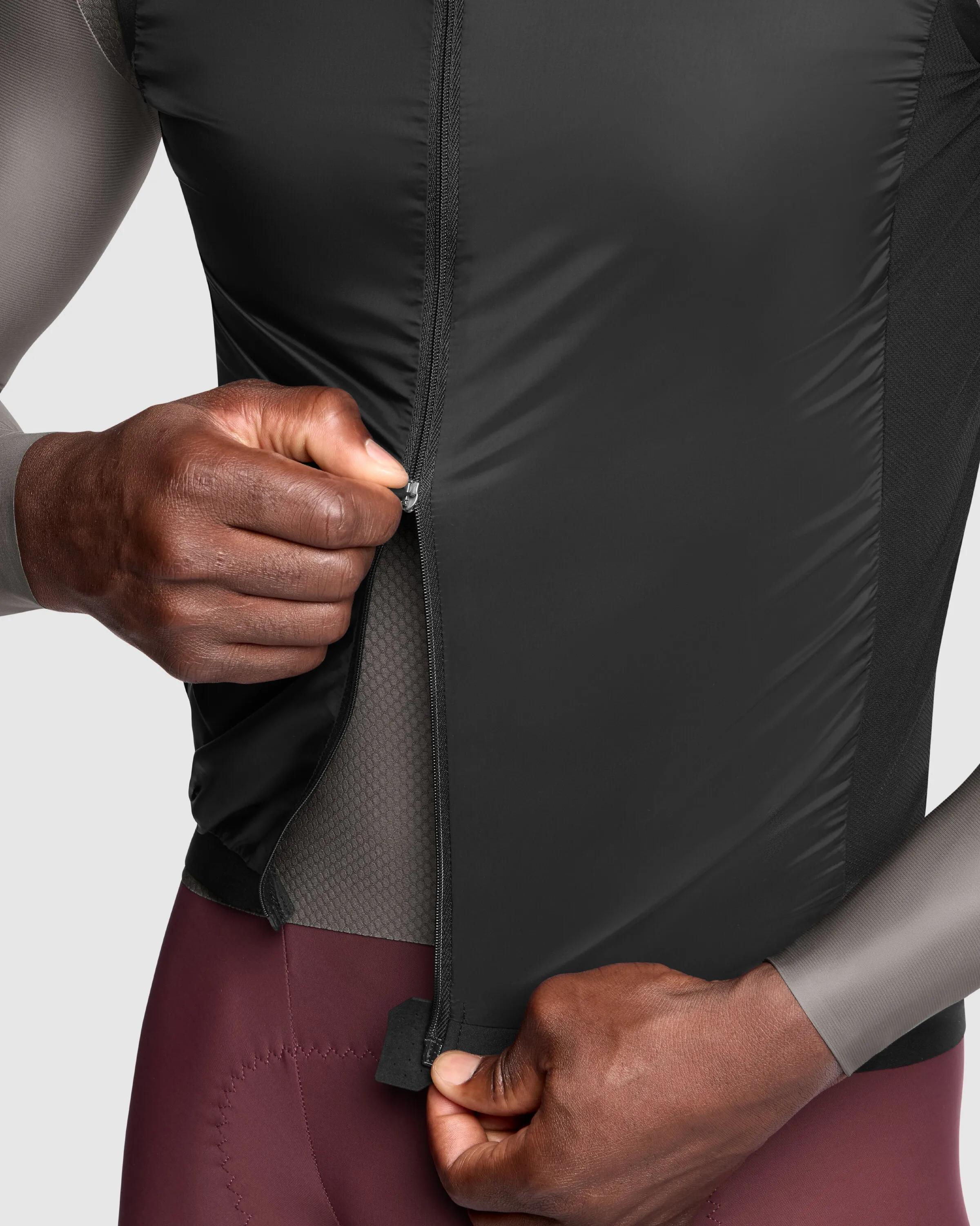 ASSOS MILLE GT Wind Vest S11 - Black - Image 8