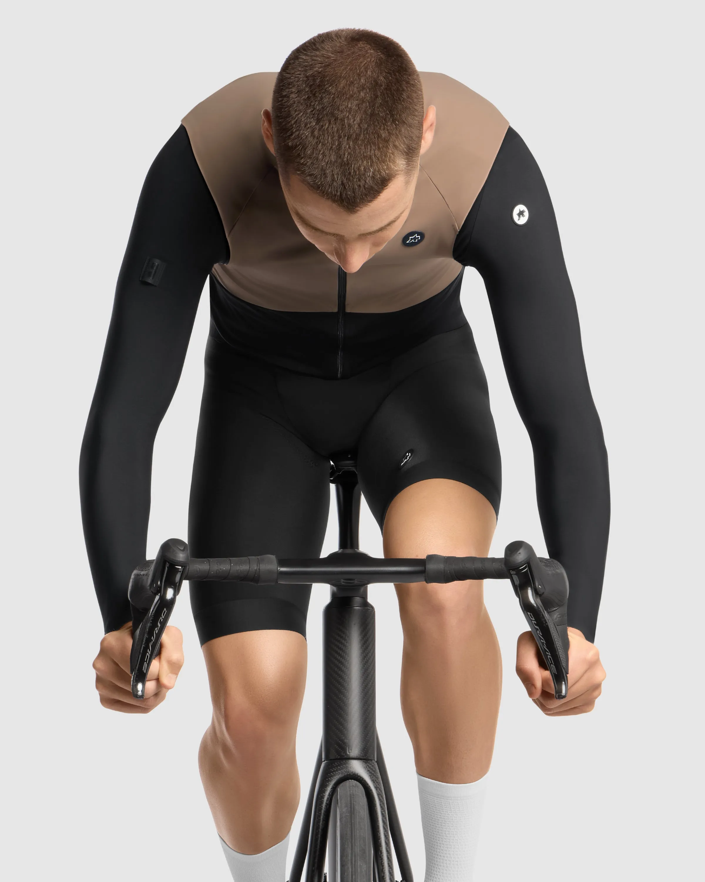 ASSOS MILLE GTS spring fall Vest S11 - Brown - Image 5