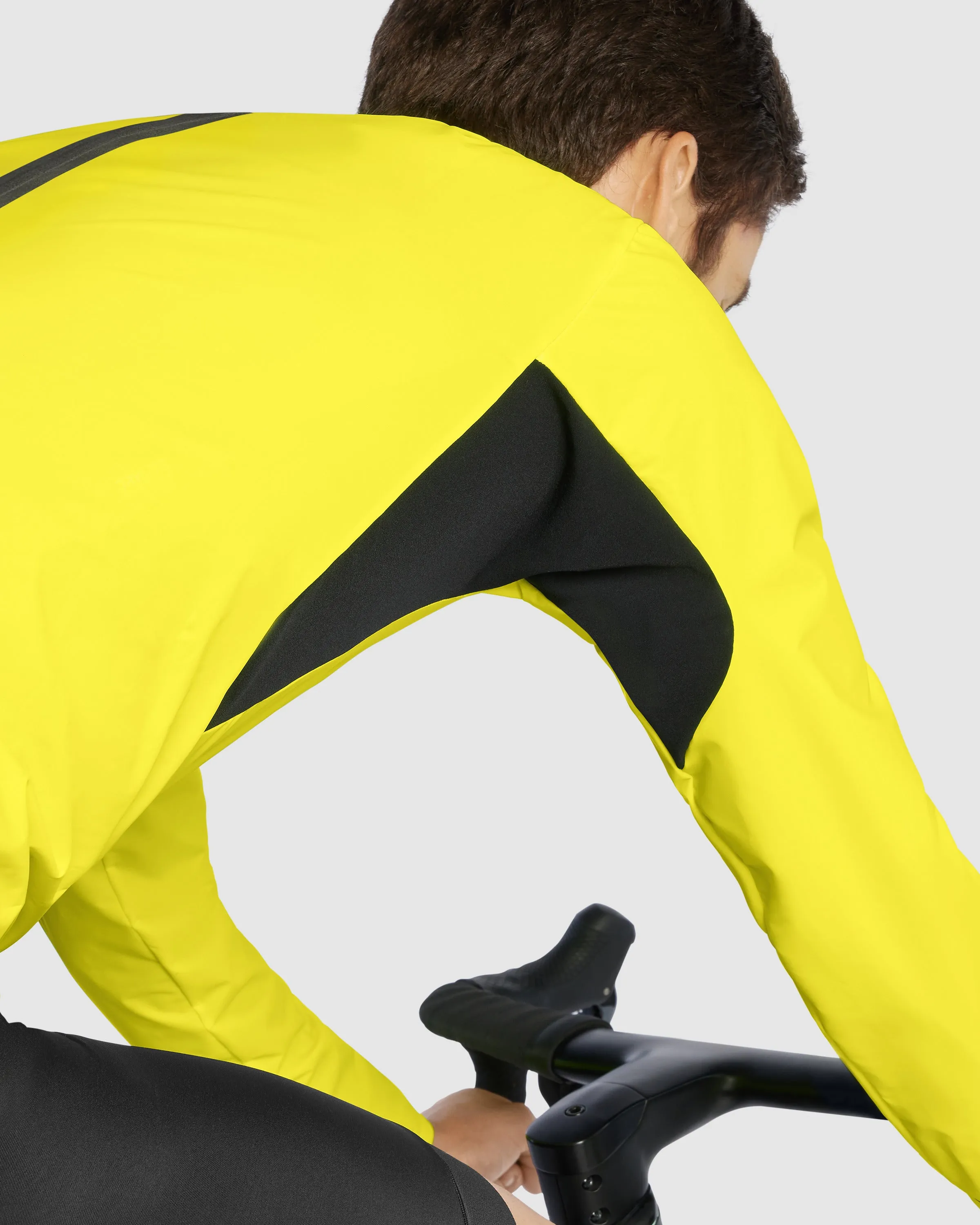 ASSOS MILLE GTS WASSERSCHNAUZE Rain Jacket S11 - Yellow - Image 8