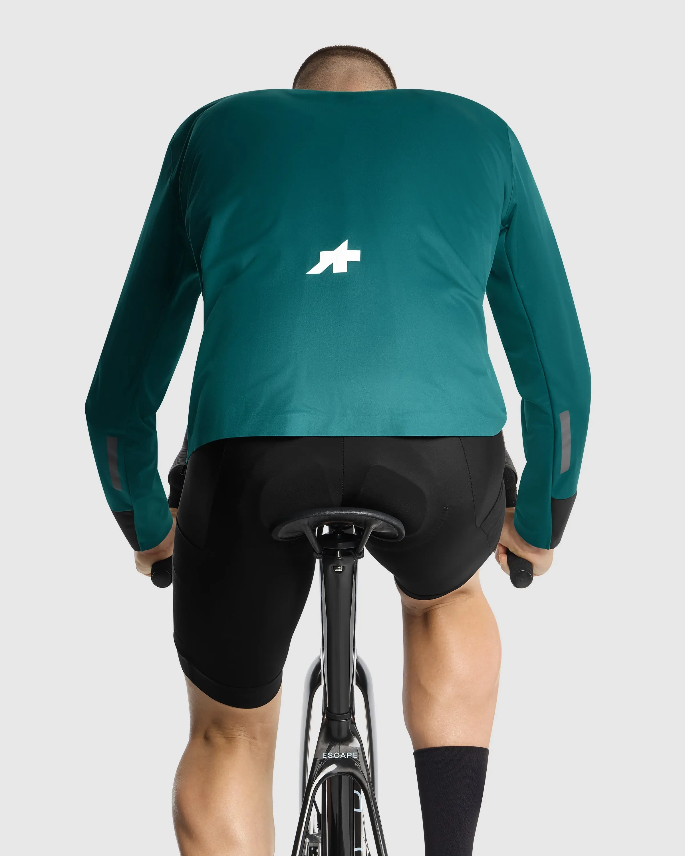 ASSOS TACTICA Rain Jacket T5 - Green - Image 6