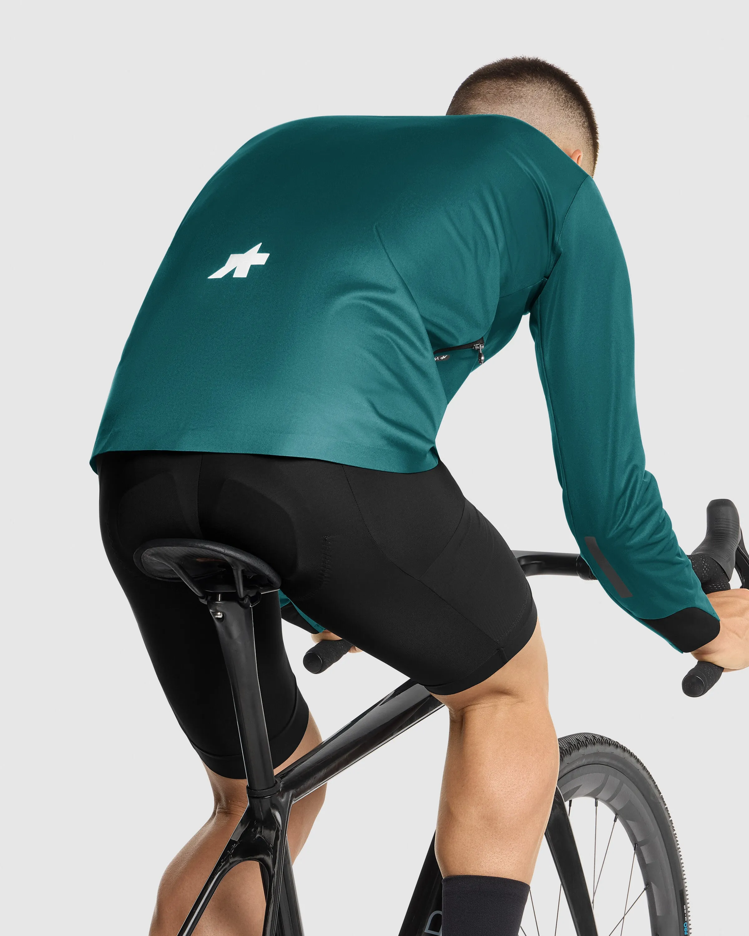 ASSOS TACTICA Rain Jacket T5 - Green - Image 7