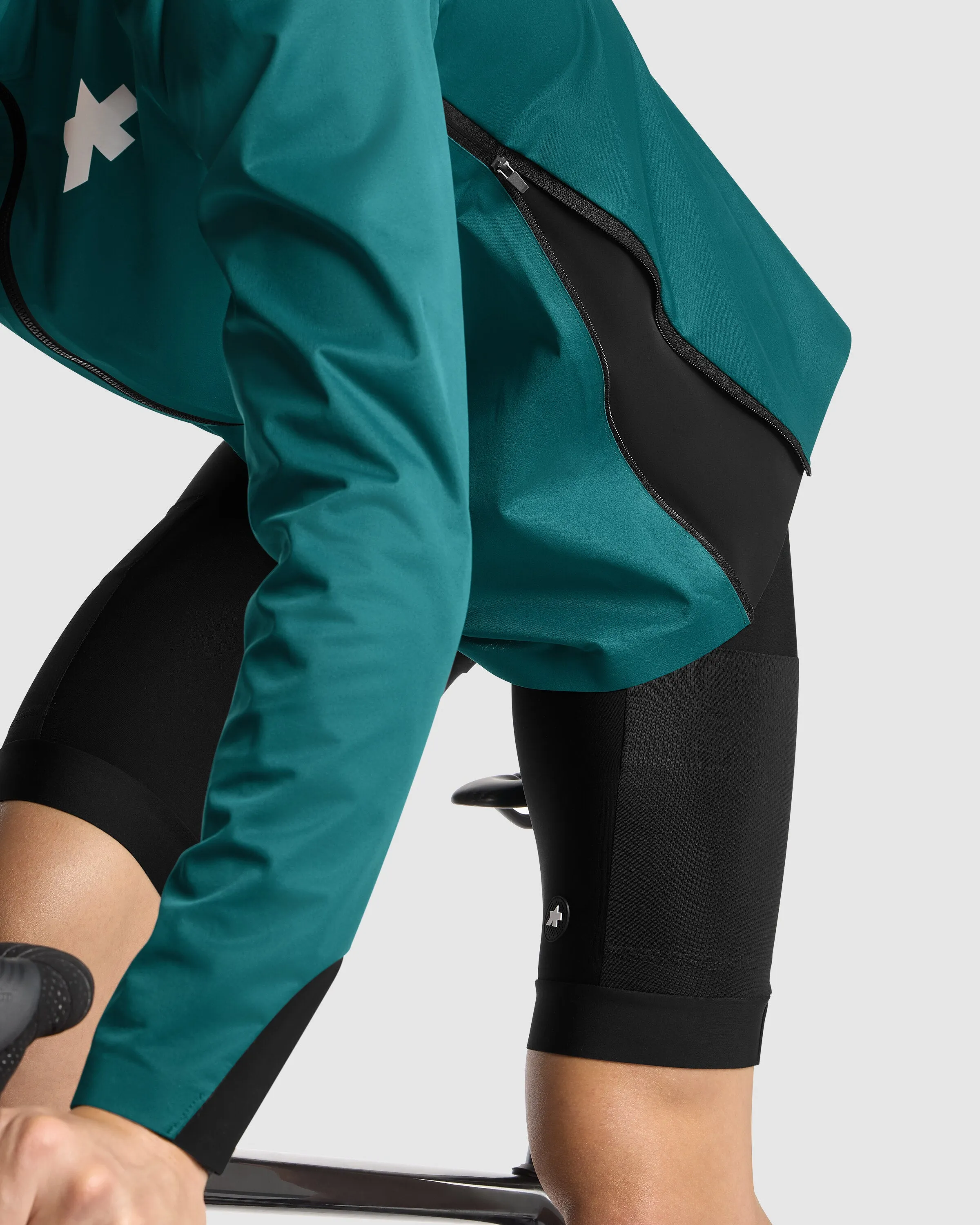 ASSOS TACTICA Rain Jacket T5 - Green - Image 8