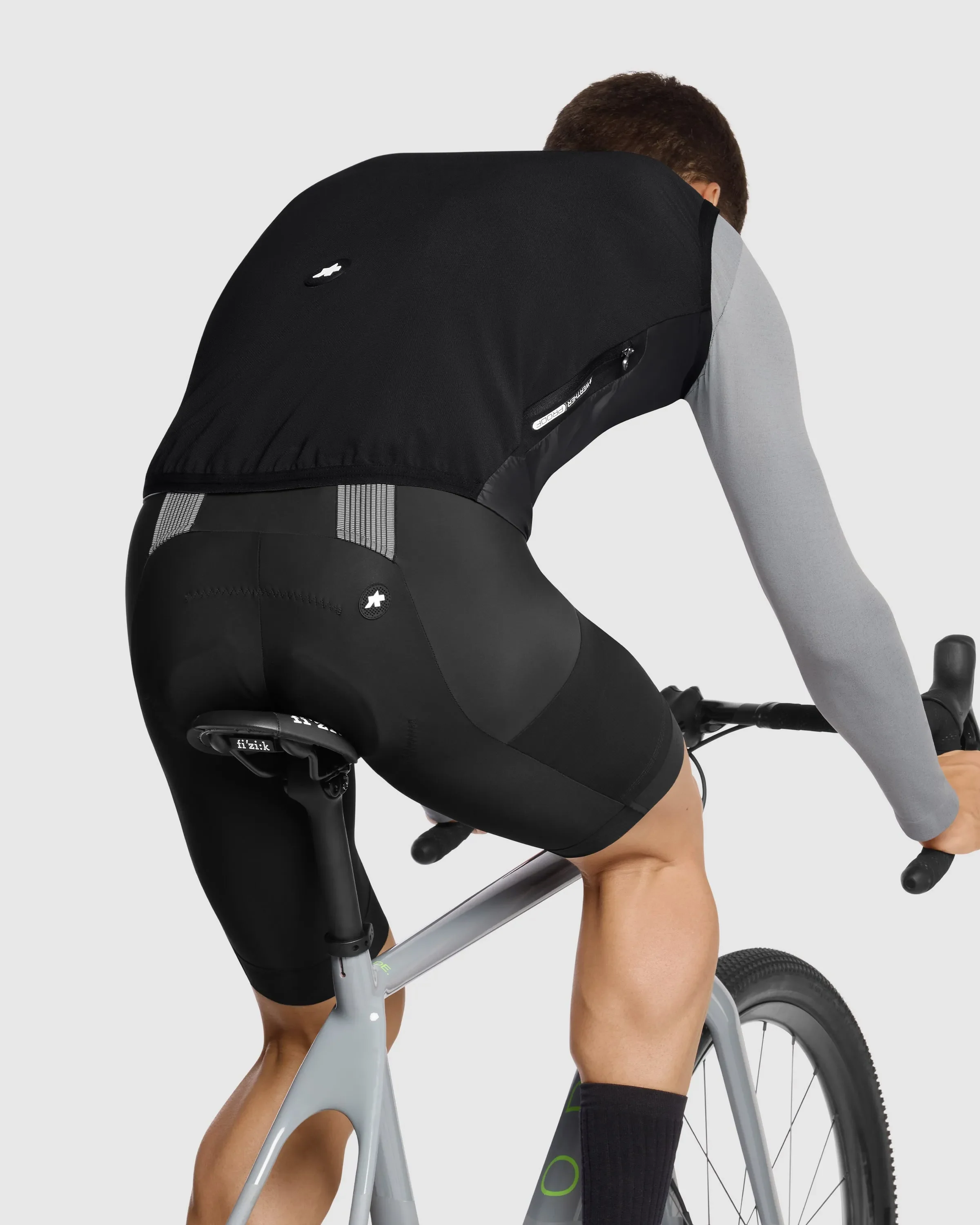 ASSOS TACTICA Shell Vest T5 - Black - Image 7