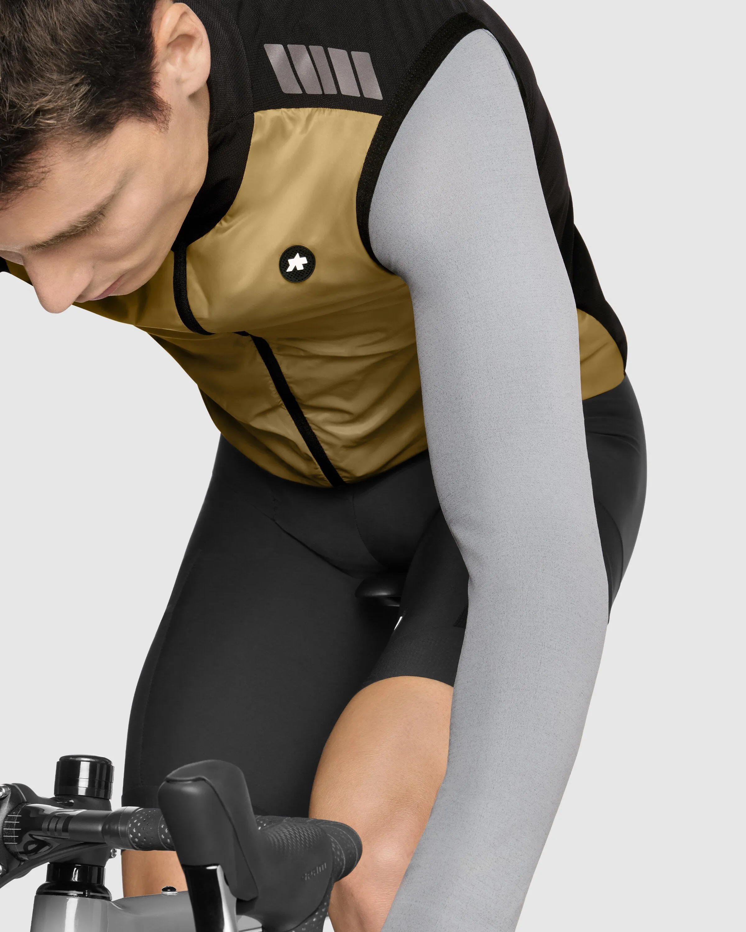 ASSOS TACTICA Shell Vest T5 - Brown - Image 8