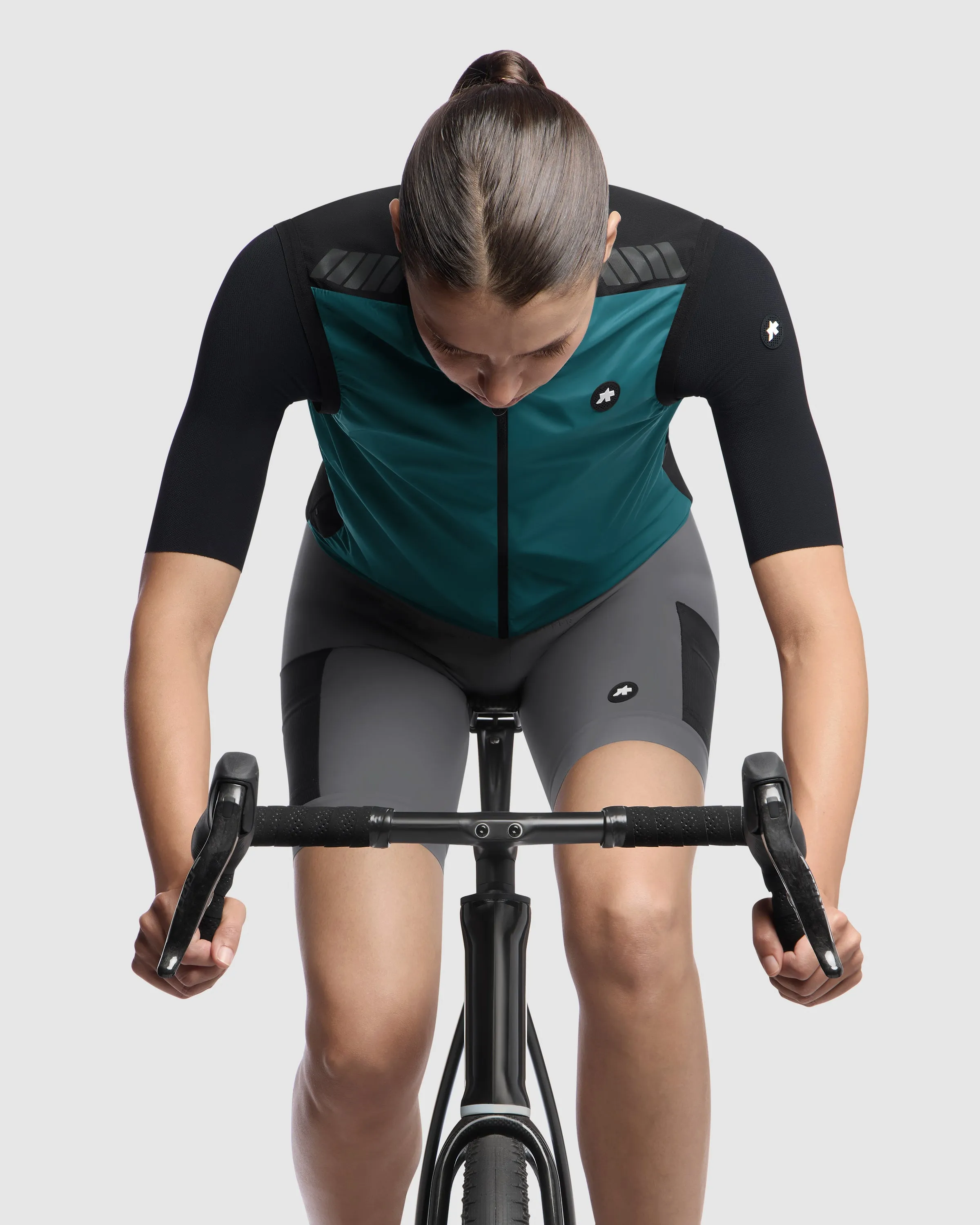 ASSOS TACTICA Shell Vest T5 - Green - Image 4