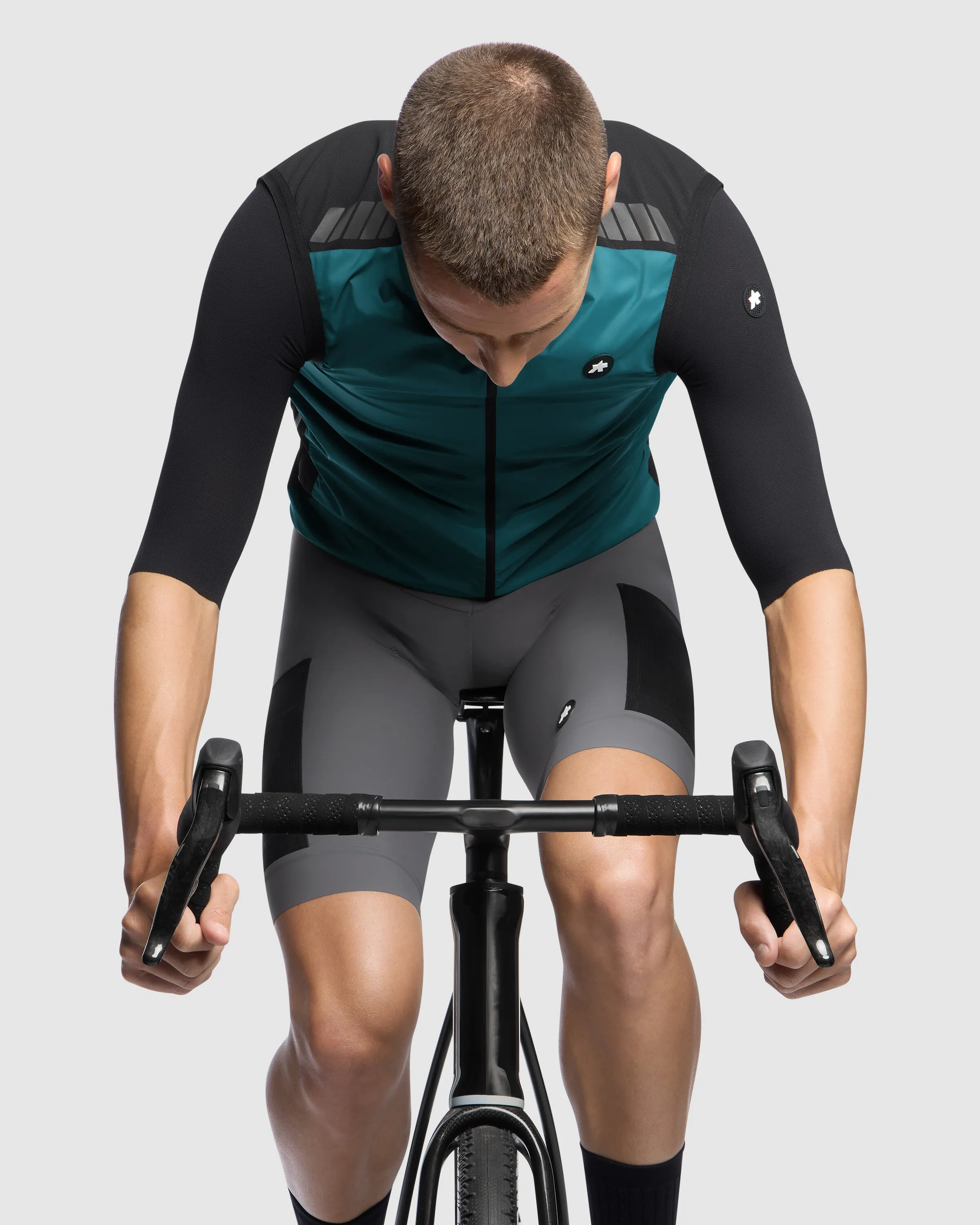 ASSOS TACTICA Shell Vest T5 - Green - Image 6