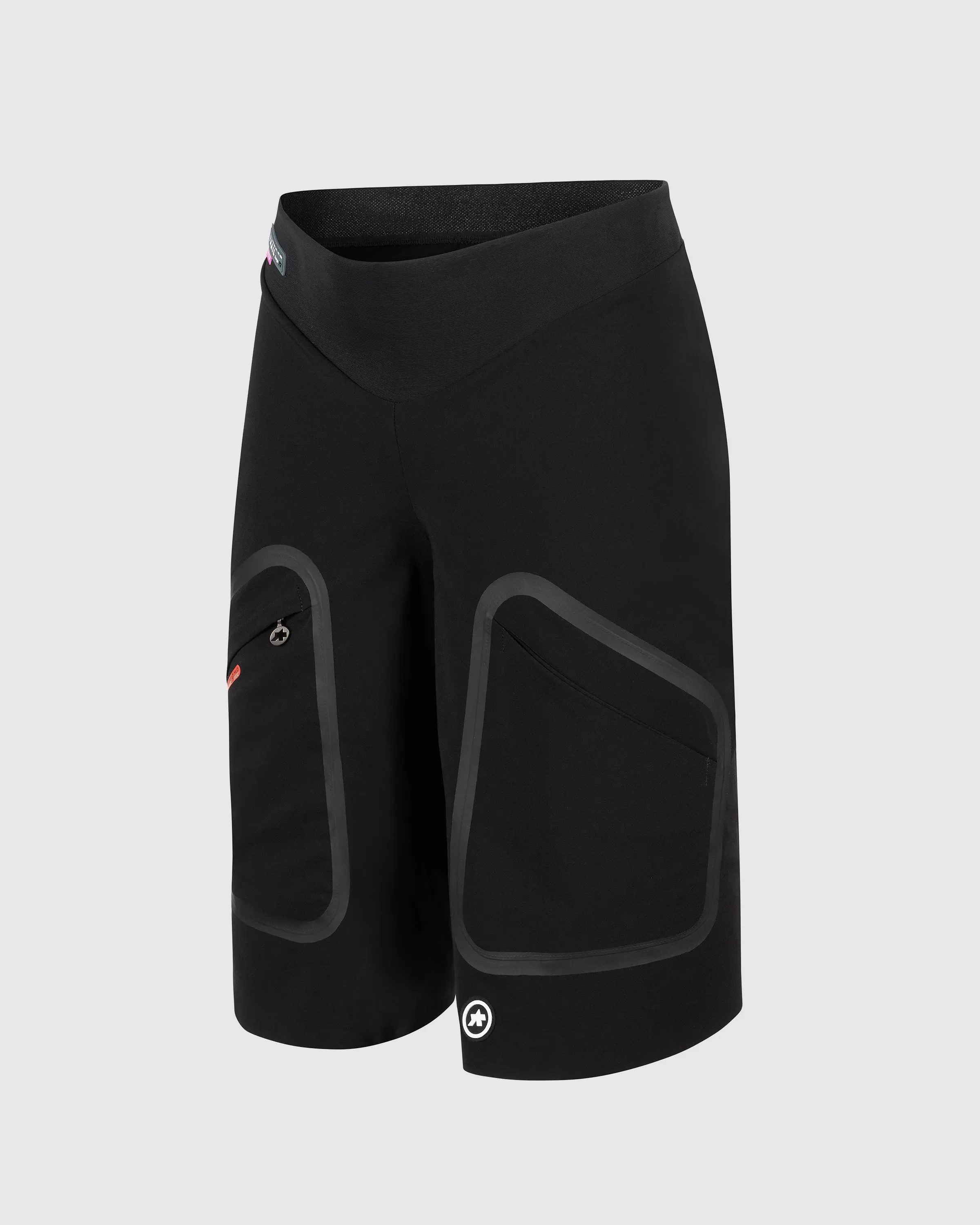 ASSOS Trail Tactica Women's Cargo Shorts T3 - Black - Image 4