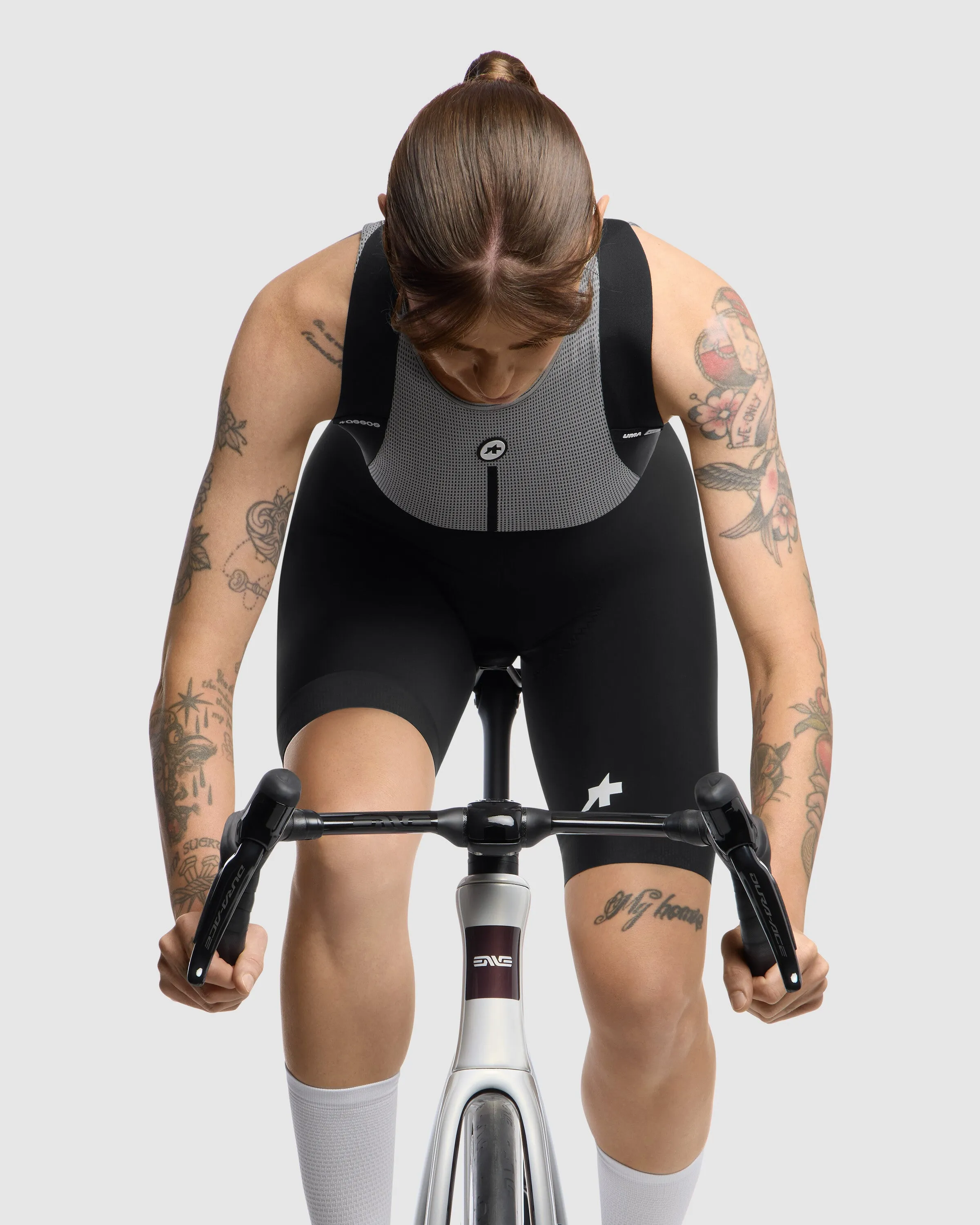 ASSOS UMA GT Bib Shorts S11 - Black - Image 5