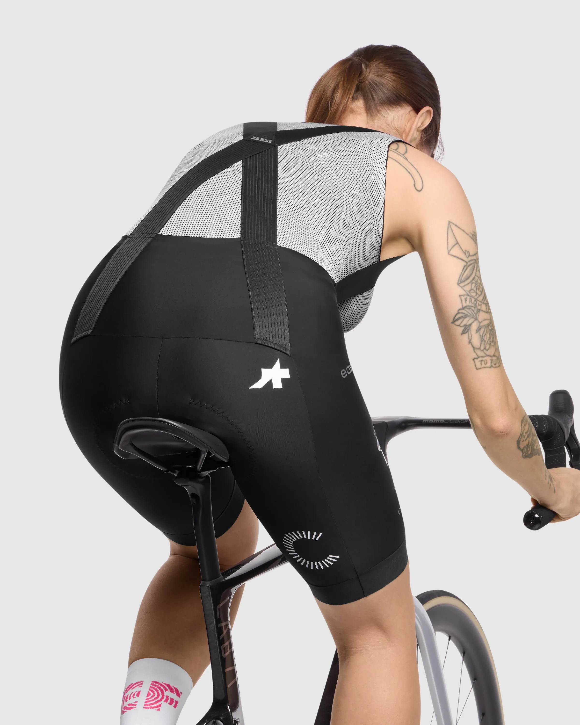 ASSOS UMA GT Bib Shorts S11 EF - Black - Image 7