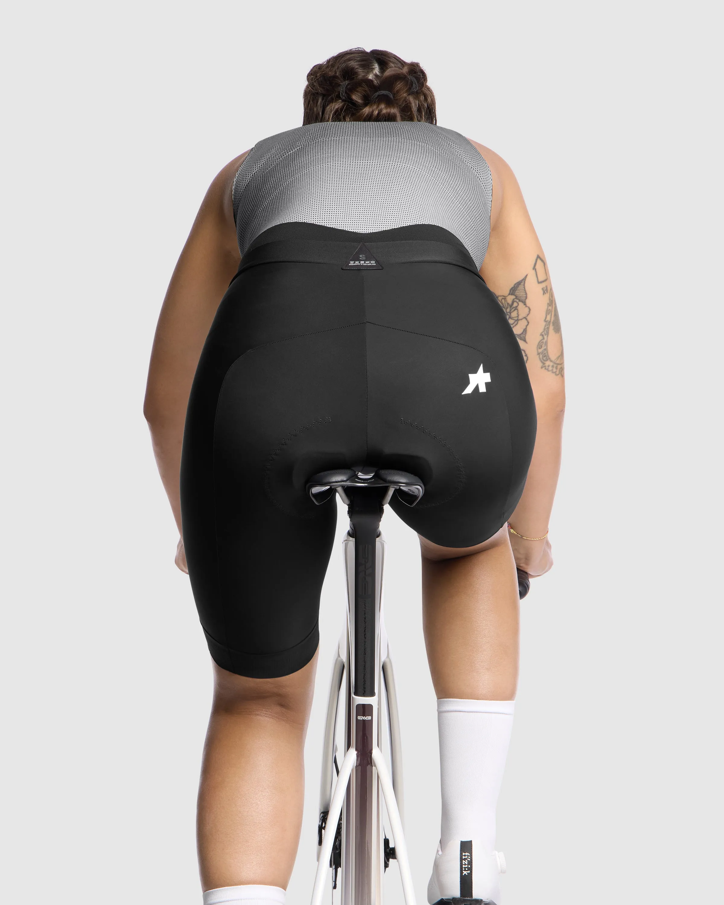 ASSOS UMA GT Half Shorts S11 Long - Black - Image 5