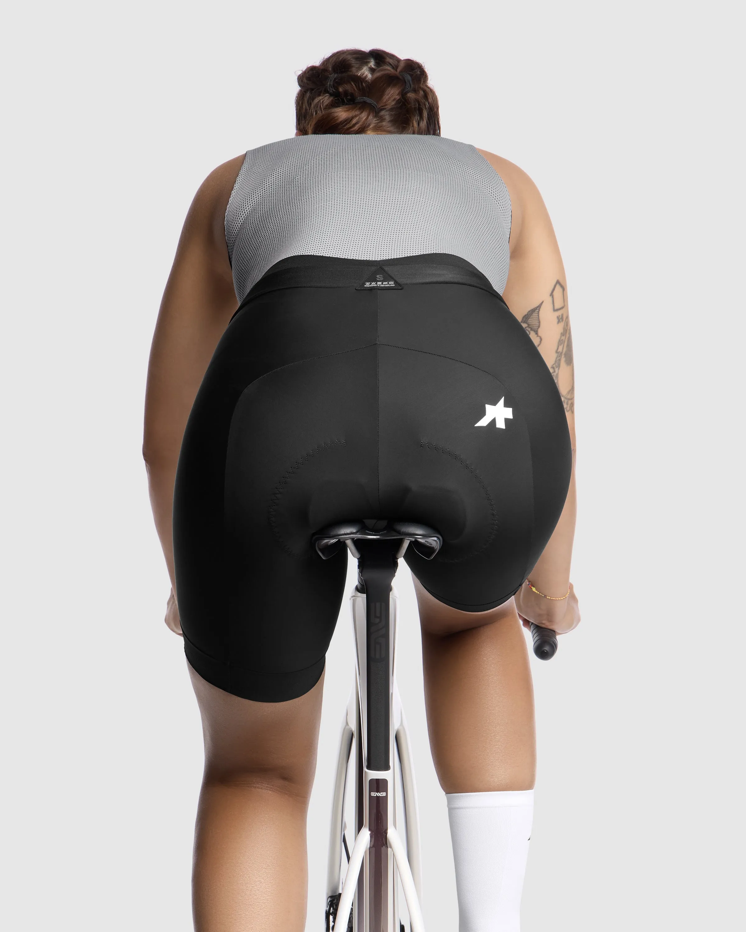 ASSOS UMA GT Half Shorts S11 Short - Black - Image 6