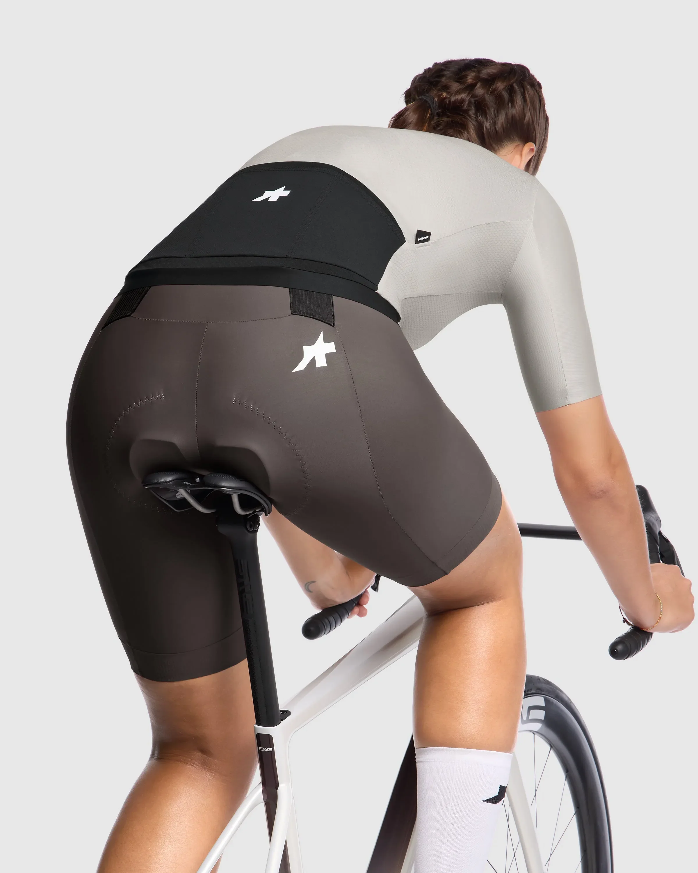 ASSOS UMA GT Jersey S11 EVO - Beige - Image 5