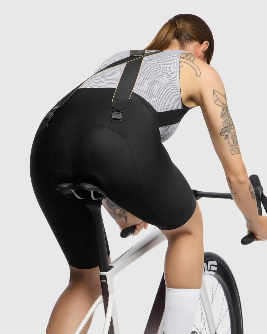 ASSOS Uma GTV Women Bib Shorts S11 - Black Series - Image 7