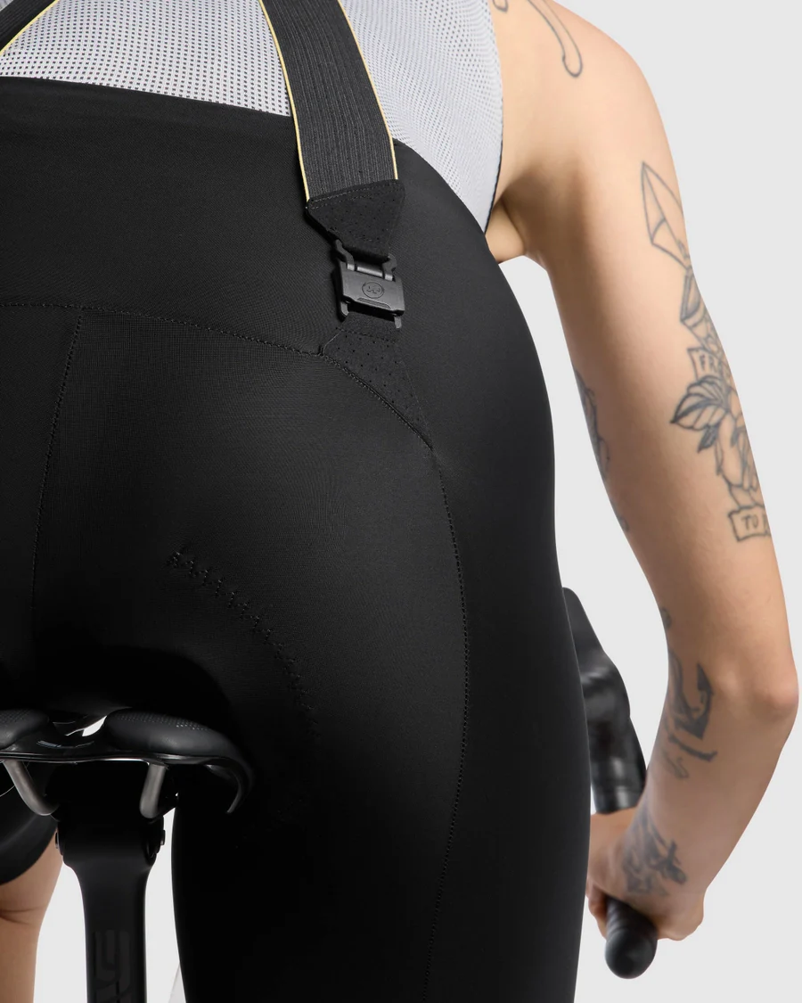 ASSOS Uma GTV Women Bib Shorts S11 - Black Series - Image 8