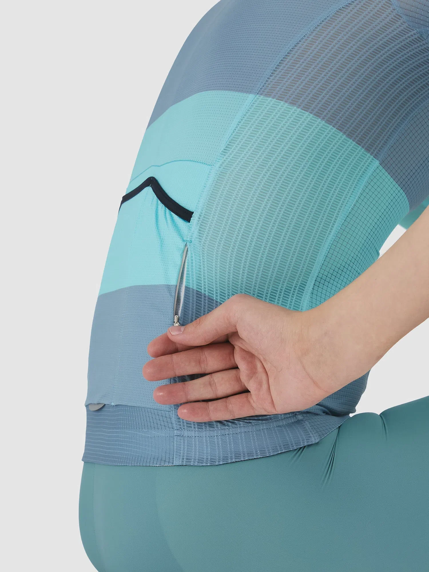 CAFE DU CYCLISTE Angeline V2 Race Ultralight Jersey - Riviera Blue/Deep Water - Image 4