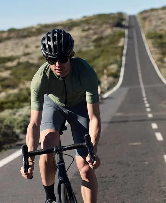CAFE DU CYCLISTE  Christelle Ultralight Cycling Jersey - Olive - Image 4