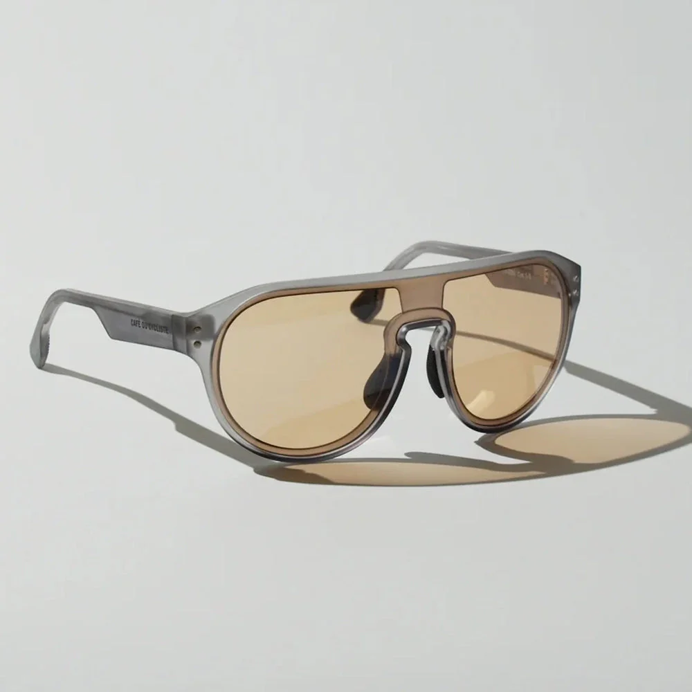 CAFE DU CYCLISTE Eyewear Gabin Photochromic Sports Sunglasses - Crystal Grey - Image 3