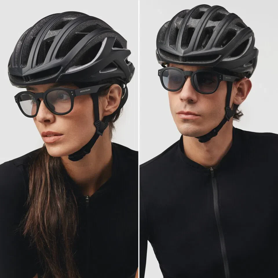 Café du Cycliste Eyewear Maurice Photochromic Sports Sunglasses- Black - Image 5