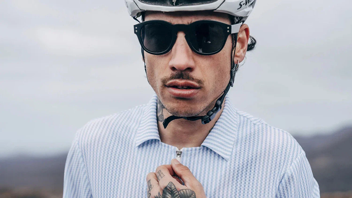 Café du Cycliste Eyewear Maurice Photochromic Sports Sunglasses- Black - Image 6