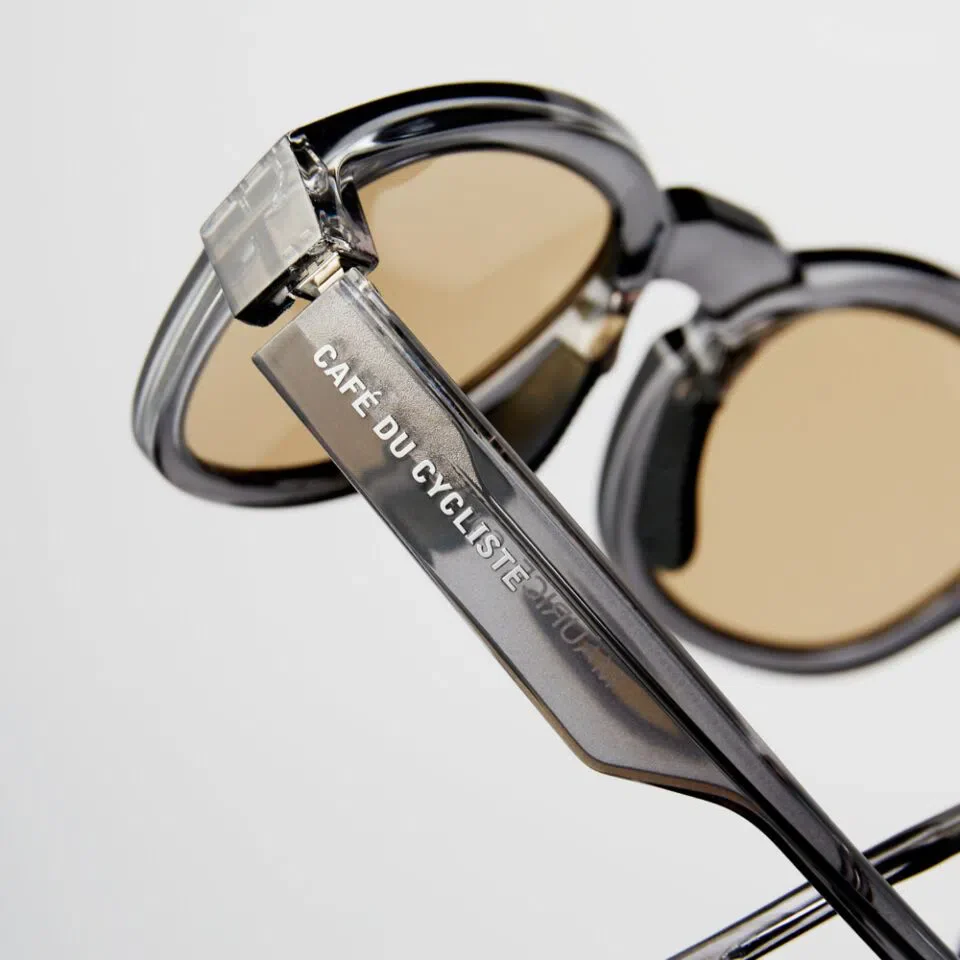 Café du Cycliste Eyewear Maurice - Deep Grey Frame Brown Photocromic Lens - Image 6