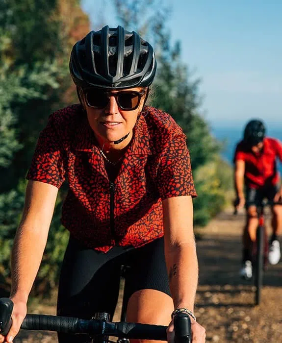 CAFE DU CYCLISTE  Laureline Gravel Jersey - Red Panther - Image 3