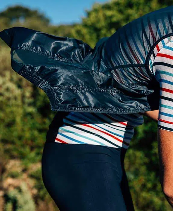 CAFE DU CYCLISTE Petra Gilet - Peacock Blue - Image 3