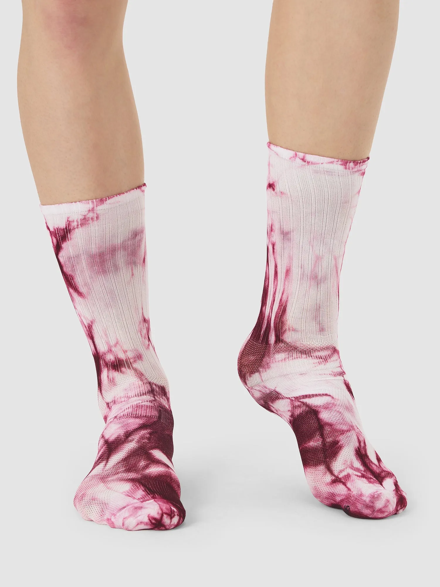 CAFÉ DU CYCLISTE Tie Dye Socks - Ultra Violet - Image 4