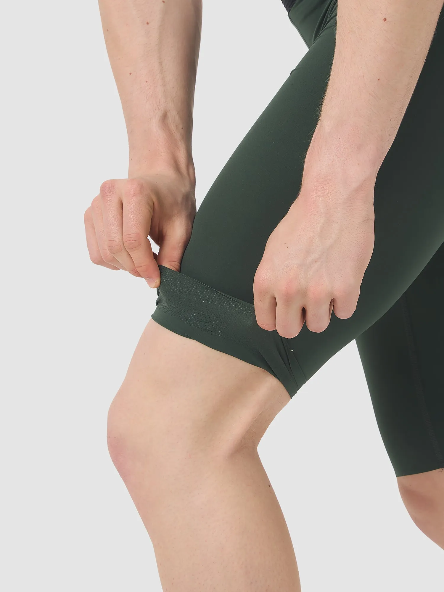 CAFÉ DU CYCLISTE Victoire MVC Bib Short - Dark Green - Image 6