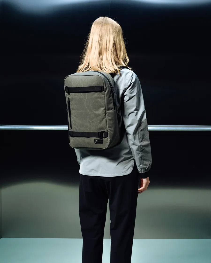 DB Daypack 17L - Forest Green - Image 2