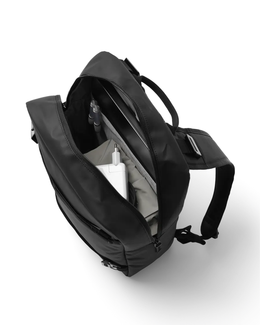 DB Journey Daypack 17L - Black Out - Image 3
