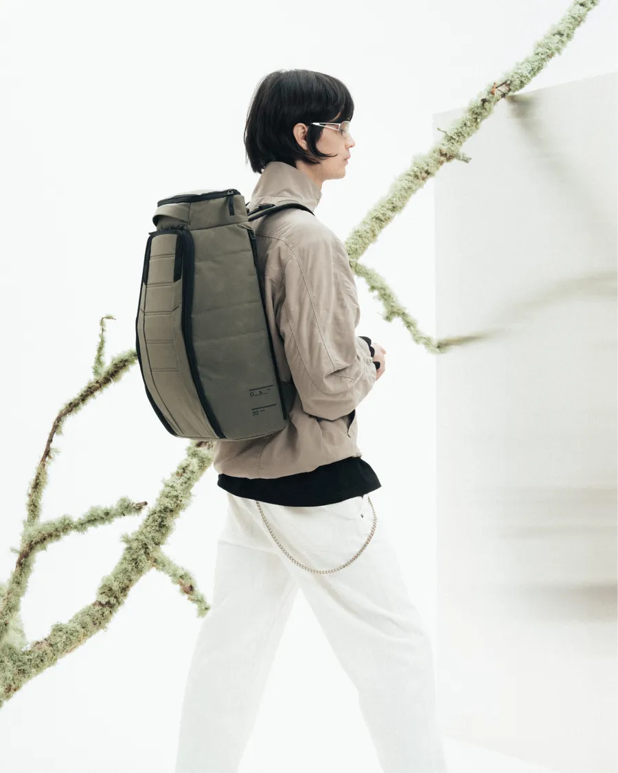 DB Journey Hugger Backpack 30L - Forest Green - Image 2