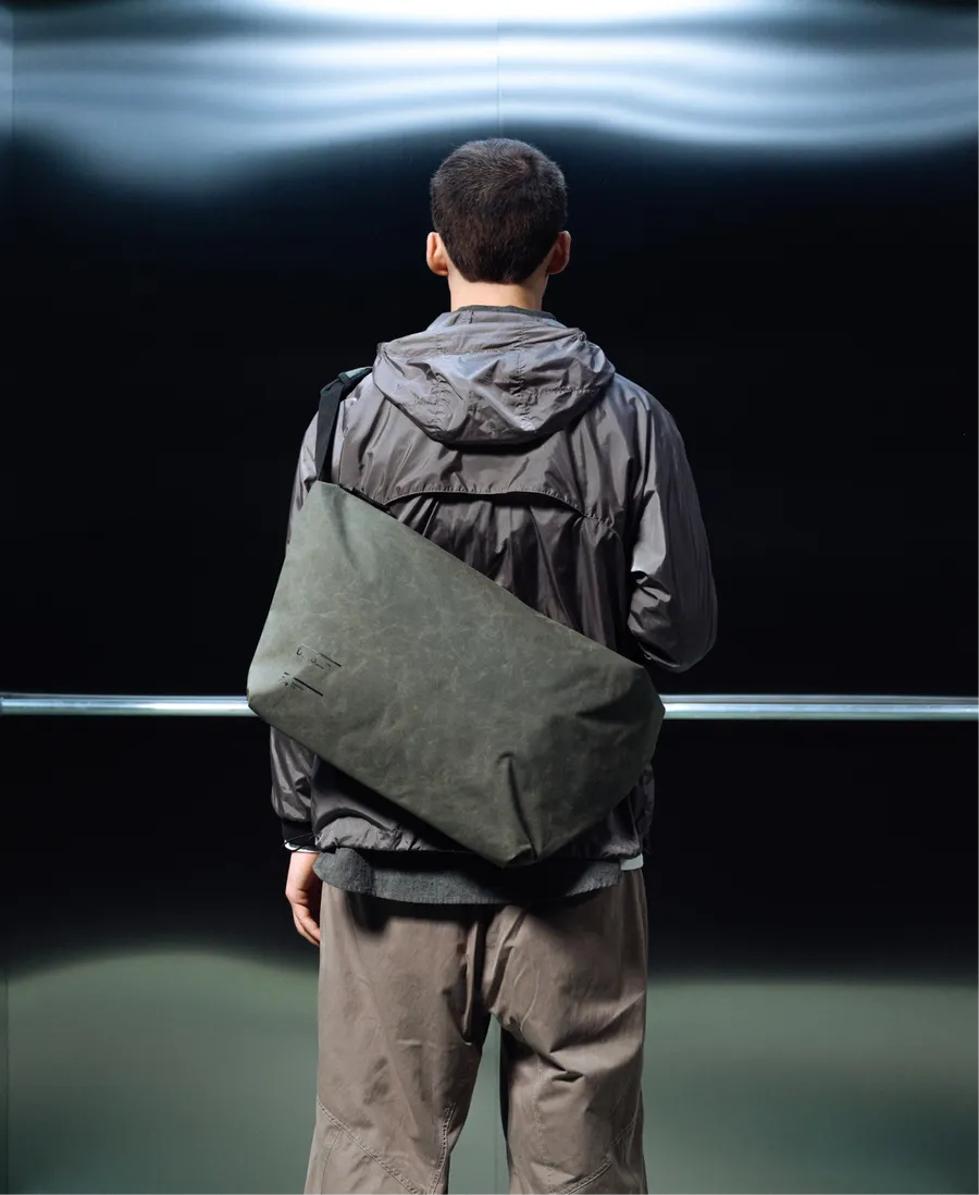 DB Journey Ramverk Pro Sling Bag 24L - Forest Green - Image 2