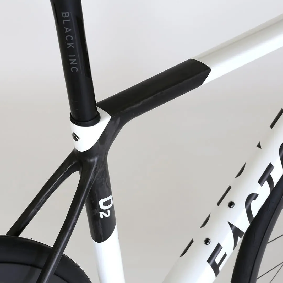 FACTOR O2 FRAME/FORK PEARL - Carbon - Image 4