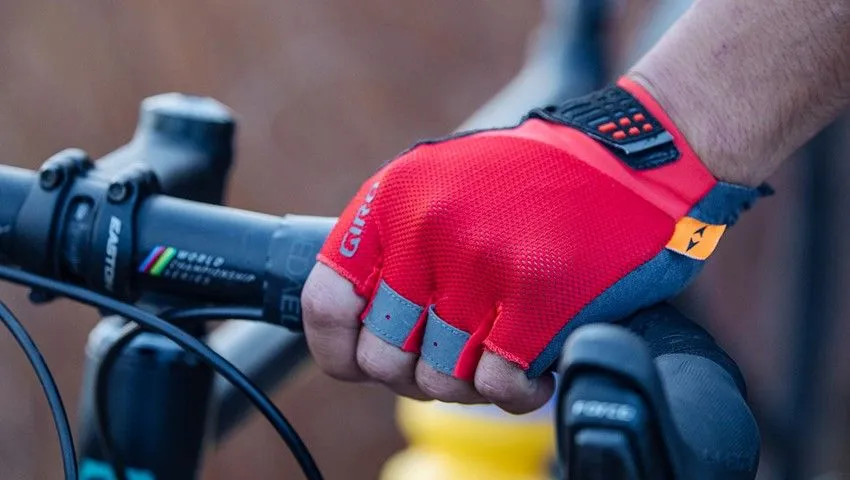 GIRO SUPERNATURAL Cycling Gloves - BRIGHT RED - Image 3