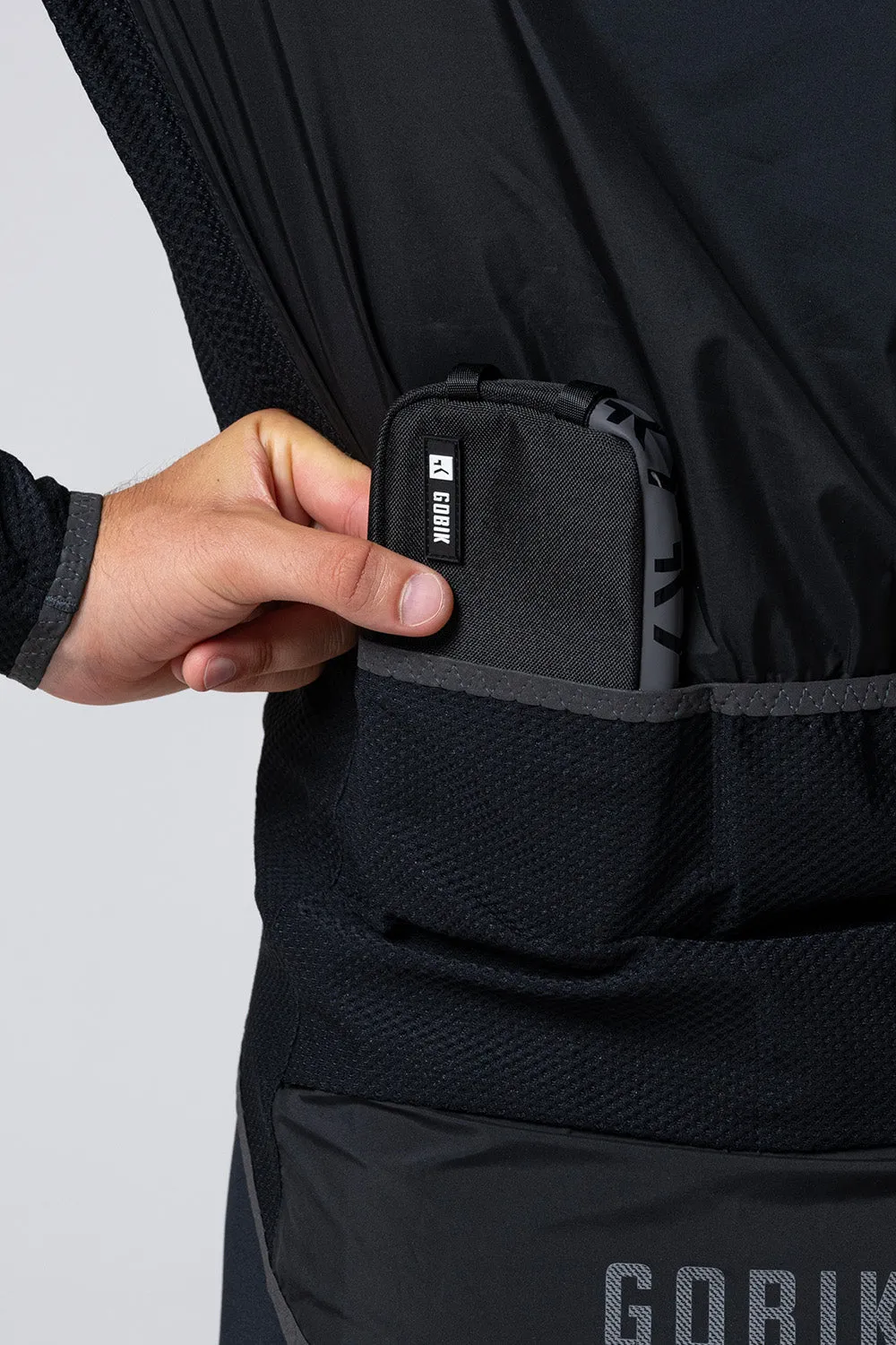 GOBIK Essential 2.0 Phone Case - True Black - Image 4