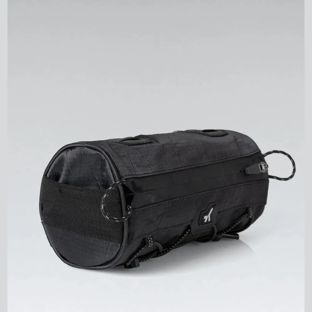 GOBIK Wander 1.5L Handlebar Bag - True Black - Image 2