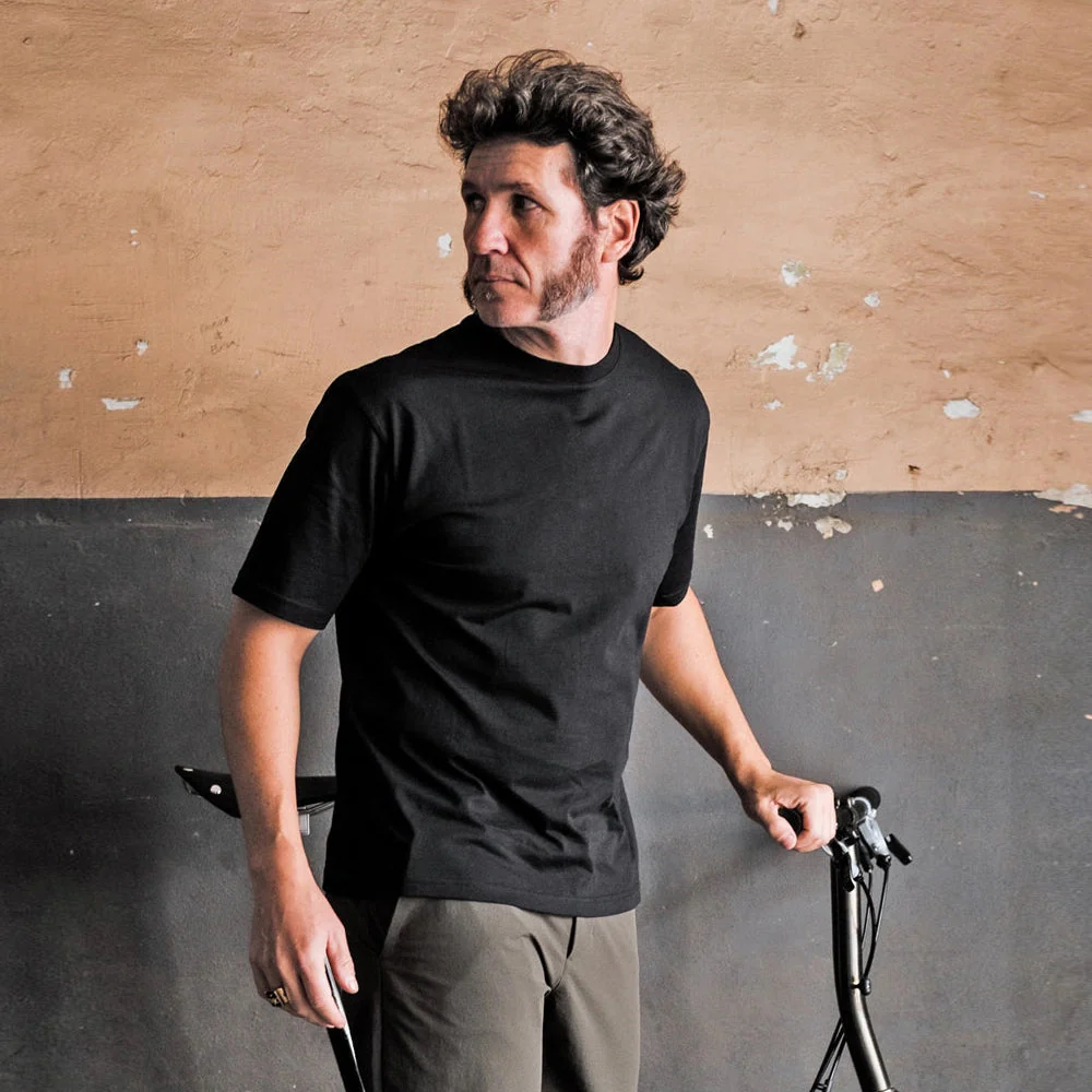 SILENCIOSA Embossed TShirt - Black - Image 2