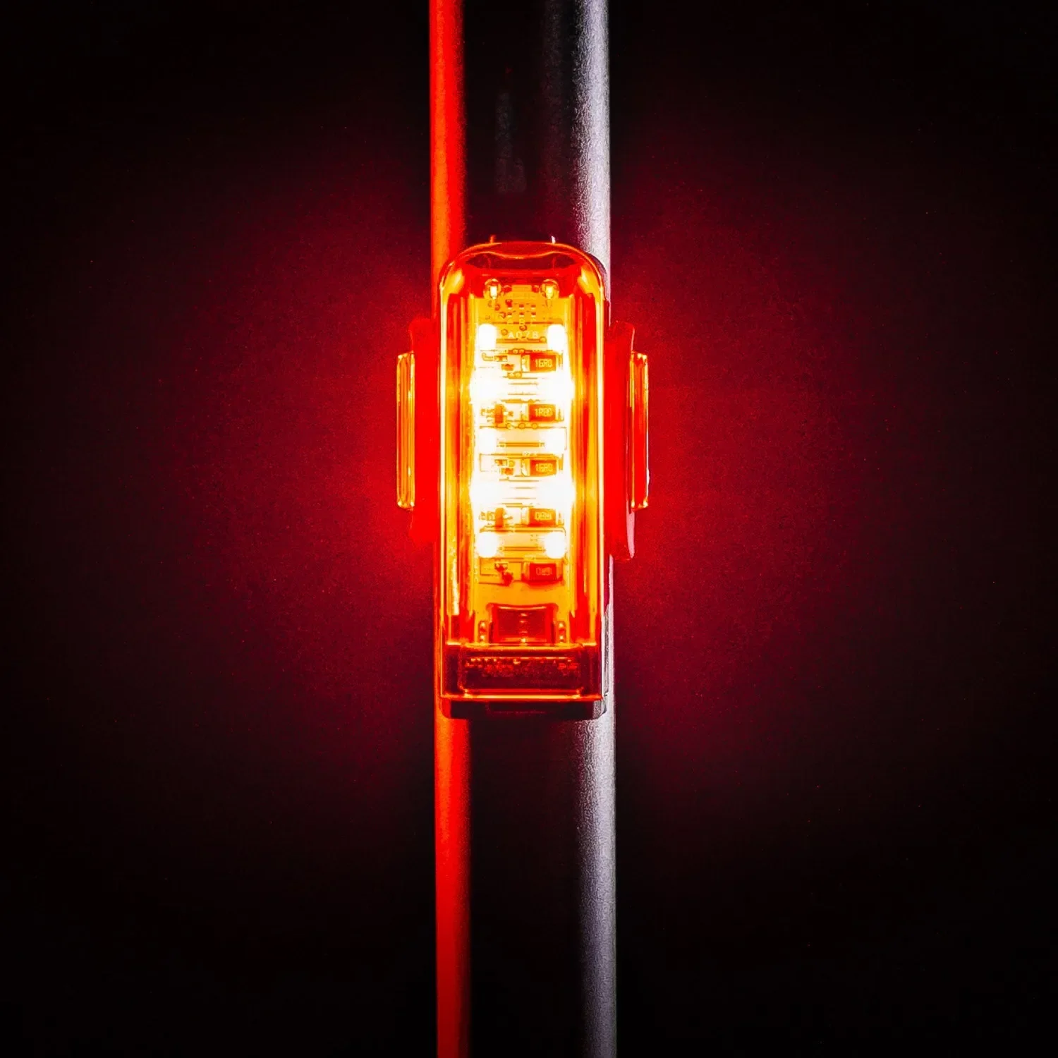 LEZYNE STRIP DRIVE PRO AI ALERT 400+ REAR LIGHT - BLACK - Image 2