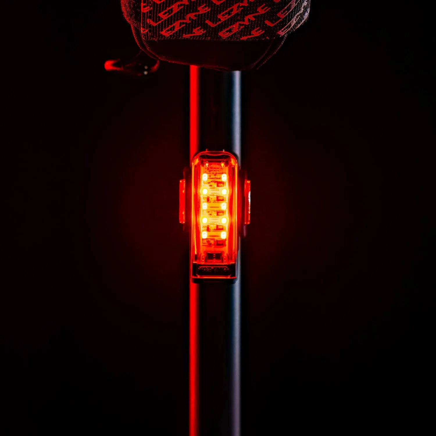LEZYNE STRIP DRIVE PRO AI ALERT 400+ REAR LIGHT - BLACK - Image 7